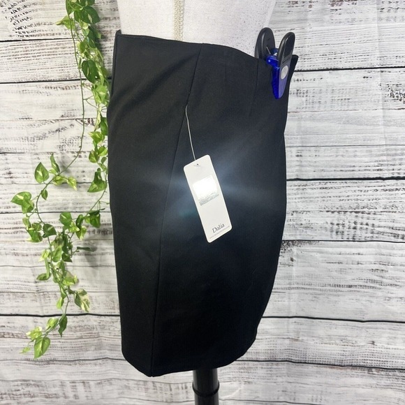 Dalia Collection Skirt size 6 Black Pencil Ponte Knit Knee Stretch Career Casual - Picture 7 of 9